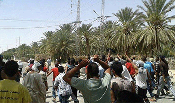 Kébili : Sit-in pour l’emploi et la “nationalisation” des richesses minières