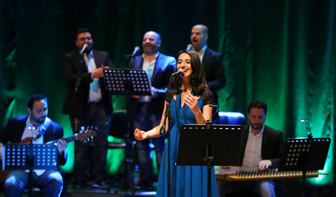 Faia Younan: De ses mots qui sonnent vrai, on suit sa voix sans se faire prier…