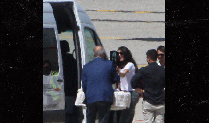 Les jumeaux de George et Amal Clooney aperçus pour la première fois à Milan