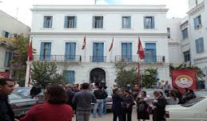 Tunis : Manifestation des enseignants suppléants à la Place Mohamed Ali
