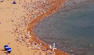 En vidéo, la plage d’Agadir parmi les plus attirantes au Maroc