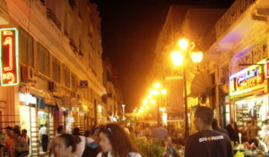 Tunis – Rue de Marseille : Des bandes organisées à l’intérieur d’un bar volent les clients