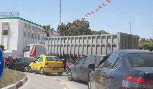 Tunisie : Blocage de la route de Manaret Hammamet par des chauffeurs de taxis