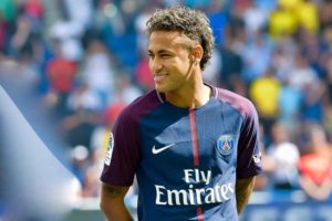 Ligue 1 française – PSG : le père de Neymar dément tout contact avec le Barça