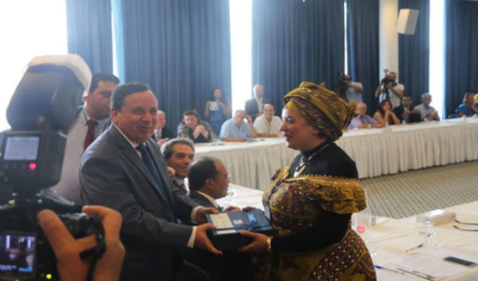 Samia Orosemane récompensée par le ministre des Affaires Etrangères