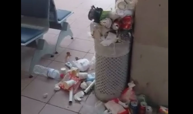 Tunisie : Un Suisse déplore l’état de l’aéroport et de la saleté dans les toilettes, vidéo