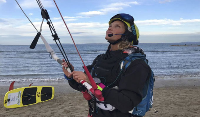 Navigation: Doris Wetzel tente de rallier Bizerte depuis la France en kitesurf
