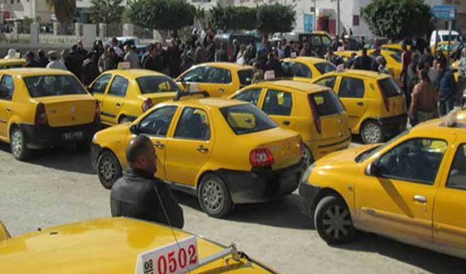 Tunisie : Des chauffeurs de taxi, en gilets jaunes, protesteront devant le ministère du Transport
