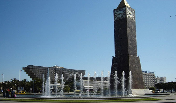 Tunis : Il tente de se suicider en se jetant du haut de l’horloge de la capitale