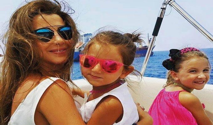 Une actrice libanaise soutient Nancy Ajram après les moqueries faites contre sa fillette