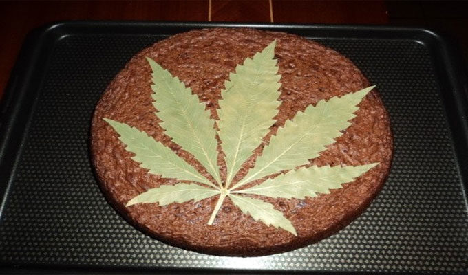 France : Un élève de 15 ans offre un gâteau au cannabis à ses camardes et prof