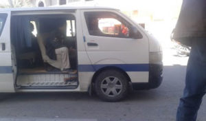 Tunisie : un taxi louage prend feu sur la route