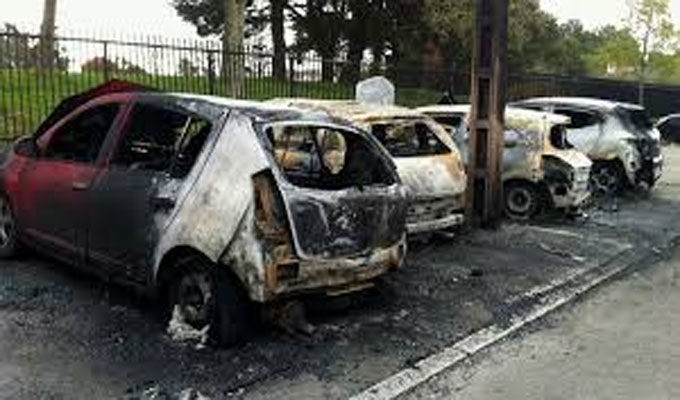Terrorisme : Deux voitures de sécuritaires incendiées