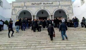 Tunisie : Des policiers armés encerclent le tribunal de Ben Arous