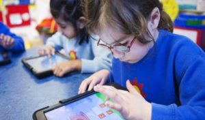 Tunisie – Deguèche : 50 tablettes numériques au profit d’une école primaire