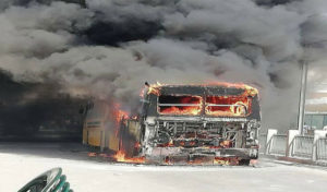 Tunisie : Un bus du ministère de l’Enseignement supérieur prend feu