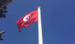 El Haouaria : huit personnes arrêtées pour avoir incendié le drapeau national dans une école primaire