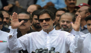 Pakistan : Imran Khan, champion de cricket, élu président