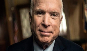 Décès de McCain : Trump bloque le communiqué de la Maison Blanche pour un tweet