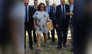 Tunisie : Pour le premier épisode d’Oumour Jedia, Baya Zardi choisit une robe particulière