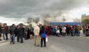 Tunisie: Les sit-inneurs d’el karama bloquent la route reliant Remada à Dhehiba