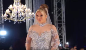 Egypte : Polémique autour de la robe, ornée de diamant, portée par Nicole Saba