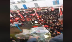 Tunisie – Grève Générale : Telle une mariée, Taboubi lance un bouquet de fleurs aux grévistes