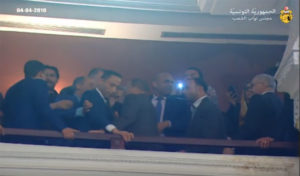 Agression de l’équipe de la télévision nationale au parlement, la fédération réagit