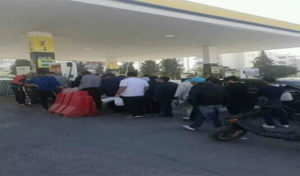 Tunisie – Grève des transporteurs d’essence : Des citoyens bravent les interdits