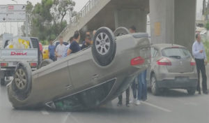 Tunisie : A cause du téléphone portable, une voiture fait un tonneau
