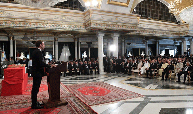 Pour Eammanuel Macron, feu Caïd Essebsi est un homme de ” combat “