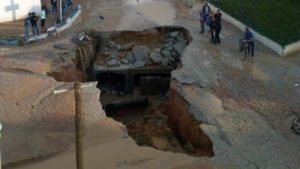 Ksar Said: La fosse en pleine rue partagée sur facebook fait partie d’un chantier inachevé
