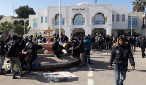 Tunisie – Tataouine : Les manifestants demande le départ du gouverneur