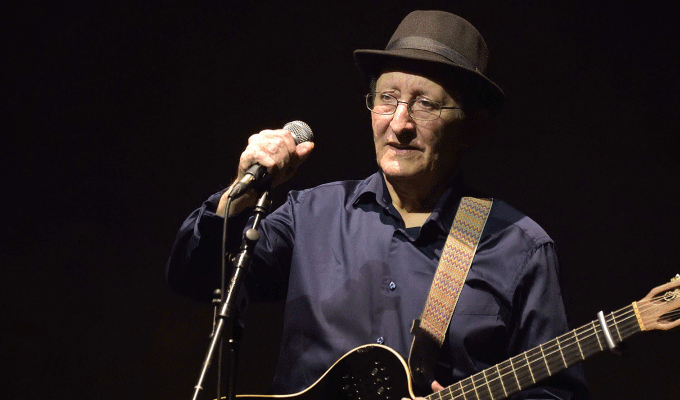 Le chanteur algérien Idir s’éteint à l’âge de 70 ans
