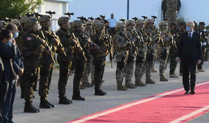 Tunisie: Kais Saied en visite à l’école des commandos de la garde nationale