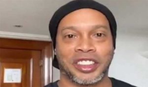 Brésil: Ronaldinho testé positif au Covid-19