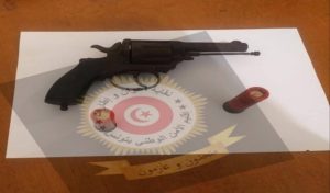 Un citoyen découvre une arme à feu à son domicile à Tunis