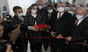 Hichem Mechichi inaugure le service spécialisé dans les maladies infectieuses réalisé par UNIMED à l’hôpital de Sousse