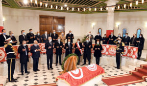 Kais Saied préside la cérémonie de commémoration du 68e anniversaire de l’assassinat du leader syndicaliste, Farhat Hached