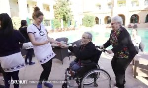 Ces retraités français qui ont échangé leur EHPAD par un hôtel 4 étoiles en Tunisie !
