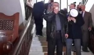 Tunisie : Ahmed Massoudi enfreint le règlement interne et tente de provoquer des députés