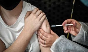 DIRECT SANTÉ – Vaccination : Moins de 3 mille doses injectées le 17 février en cours