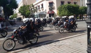 Défilé des unités sécuritaires à l’avenue Habib Bourguiba à Tunis