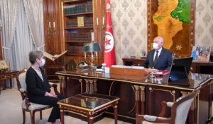 Entretien Saied-Bouden sur la participation tunisienne aux rencontres multilatérales organisées à Paris