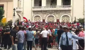 Rassemblement de soutien au président Kaïs Saïd, à Tunis, au milieu de mesures sécuritaires renforcées