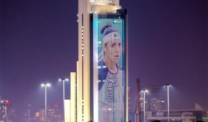 DIRECT SPORT : Le portrait de Ons Jabeur illumine la façade de la Tour Mubadala (photos)