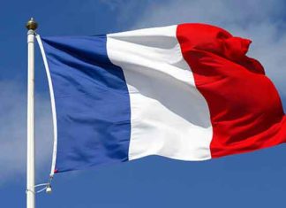 France : les conditions de séjour et de naturalisation durcies pour les Tunisiens, Algériens et Marocains dès 2026