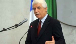 Algérie: 3 ans de prison pour un ex-ministre de la Justice
