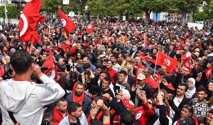 Tunisie: Quelques milliers de manifestants protestent contre Kais Saied