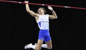 DIRECT SPORT – Athlétisme: Duplantis passe 6,16 m à Stockholm, meilleure performance de l’histoire en plein air
